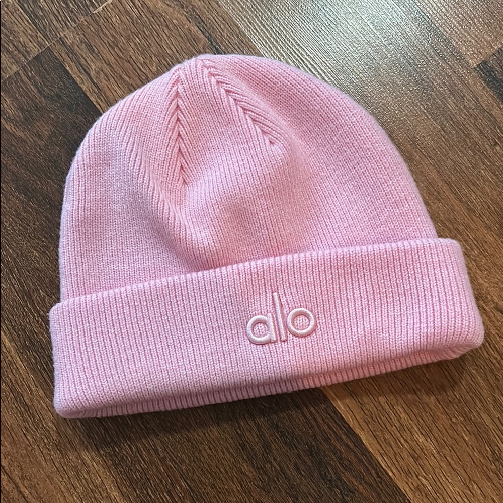 ALO Yoga Soft Pink Beanie